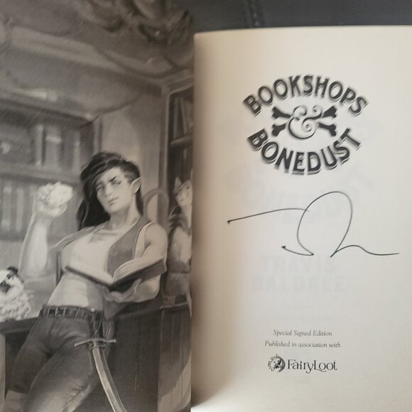 **NEW,SIGNED** Legends & Lattes, Bookshops & Bonedust, Travis Baldree, Fairyloot - Picture 12 of 16